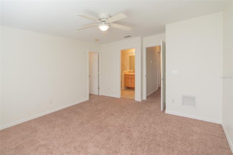 Townhouse in Oviedo, Florida 2 bedrooms, 124.86 sq.m. № 2377912 - photo 14