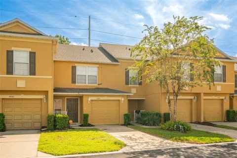Townhouse in Oviedo, Florida 2 bedrooms, 124.86 sq.m. № 2377912 - photo 2