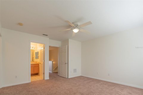 Townhouse in Oviedo, Florida 2 bedrooms, 124.86 sq.m. № 2377912 - photo 13