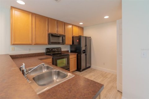 Townhouse in Oviedo, Florida 2 bedrooms, 124.86 sq.m. № 2377912 - photo 8
