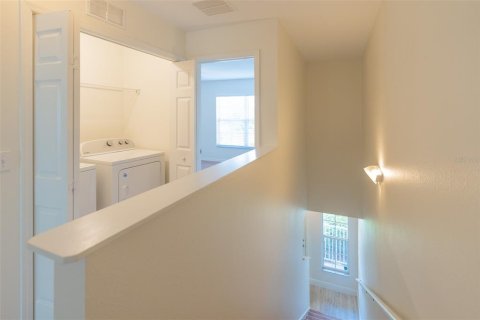 Townhouse in Oviedo, Florida 2 bedrooms, 124.86 sq.m. № 2377912 - photo 18