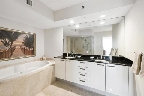 Copropriété à louer à Hallandale Beach, Floride: 2 chambres, 144.37 m2 № 1497645 - photo 19