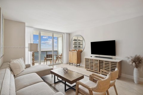 Copropriété à louer à Hallandale Beach, Floride: 2 chambres, 144.37 m2 № 1497645 - photo 4