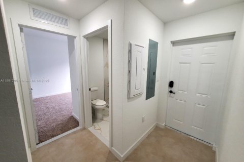 Townhouse in Homestead, Florida 4 bedrooms, 200.02 sq.m. № 1944548 - photo 4
