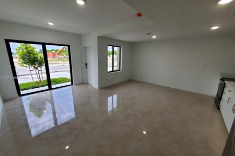 Townhouse in Homestead, Florida 4 bedrooms, 200.02 sq.m. № 1944548 - photo 6