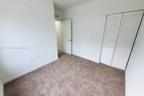 Townhouse in Homestead, Florida 4 bedrooms, 200.02 sq.m. № 1944548 - photo 8