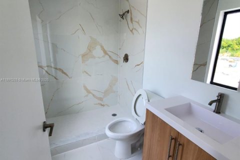 Townhouse in Homestead, Florida 4 bedrooms, 200.02 sq.m. № 1944548 - photo 14