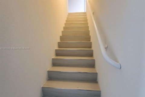 Townhouse in Homestead, Florida 4 bedrooms, 200.02 sq.m. № 1944548 - photo 7