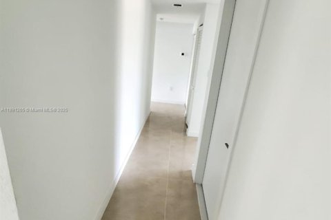 Townhouse in Homestead, Florida 4 bedrooms, 200.02 sq.m. № 1944548 - photo 17