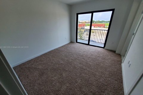 Townhouse in Homestead, Florida 4 bedrooms, 200.02 sq.m. № 1944548 - photo 13