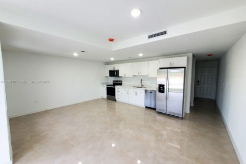 Townhouse in Homestead, Florida 4 bedrooms, 200.02 sq.m. № 1944548 - photo 5