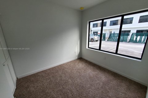 Townhouse in Homestead, Florida 4 bedrooms, 200.02 sq.m. № 1944548 - photo 9
