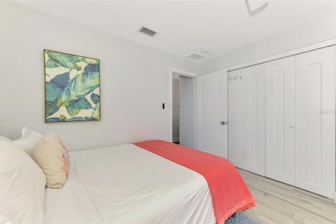 Condominio en alquiler en Sarasota, Florida, 2 dormitorios, 83.24 m2 № 1912886 - foto 23