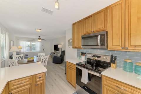 Condominio en alquiler en Sarasota, Florida, 2 dormitorios, 83.24 m2 № 1912886 - foto 15