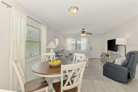 Condominio en alquiler en Sarasota, Florida, 2 dormitorios, 83.24 m2 № 1912886 - foto 7