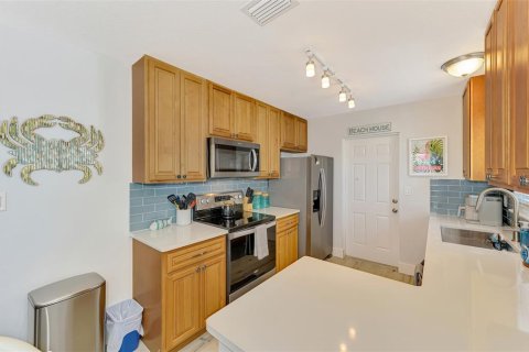 Condominio en alquiler en Sarasota, Florida, 2 dormitorios, 83.24 m2 № 1912886 - foto 11