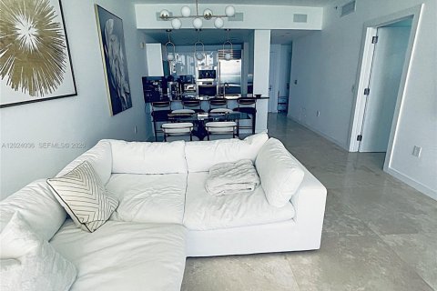 Condo in Sunny Isles Beach, Florida, 1 bedroom  № 2145932 - photo 16