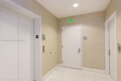 Condo in Sunny Isles Beach, Florida, 1 bedroom  № 2145932 - photo 12