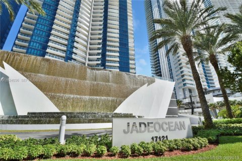 Condo in Sunny Isles Beach, Florida, 1 bedroom  № 2145932 - photo 2