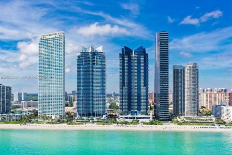 Condo in Sunny Isles Beach, Florida, 1 bedroom  № 2145932