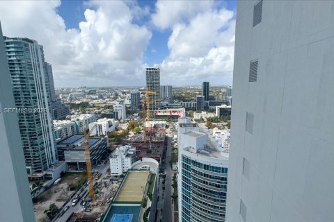 Condo in Miami, Florida, 2 bedrooms  № 2033512 - photo 27