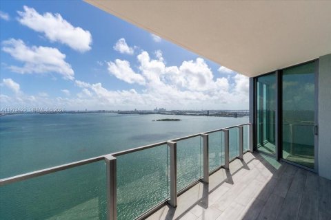 Condo in Miami, Florida, 2 bedrooms  № 2033512 - photo 24