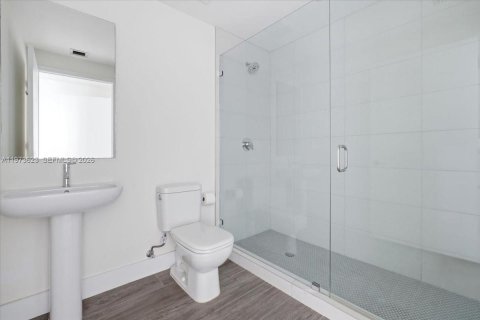 Condo in Miami, Florida, 2 bedrooms  № 2033512 - photo 20