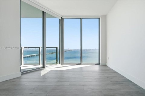 Condo in Miami, Florida, 2 bedrooms  № 2033512 - photo 30