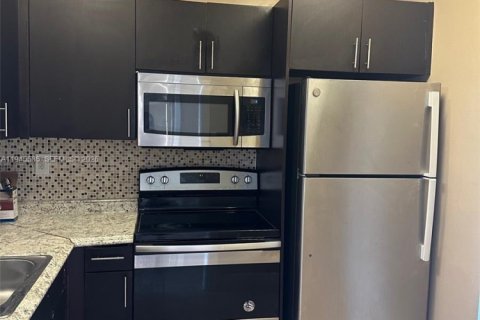 Condominio en Miami, Florida, 2 dormitorios  № 2002124