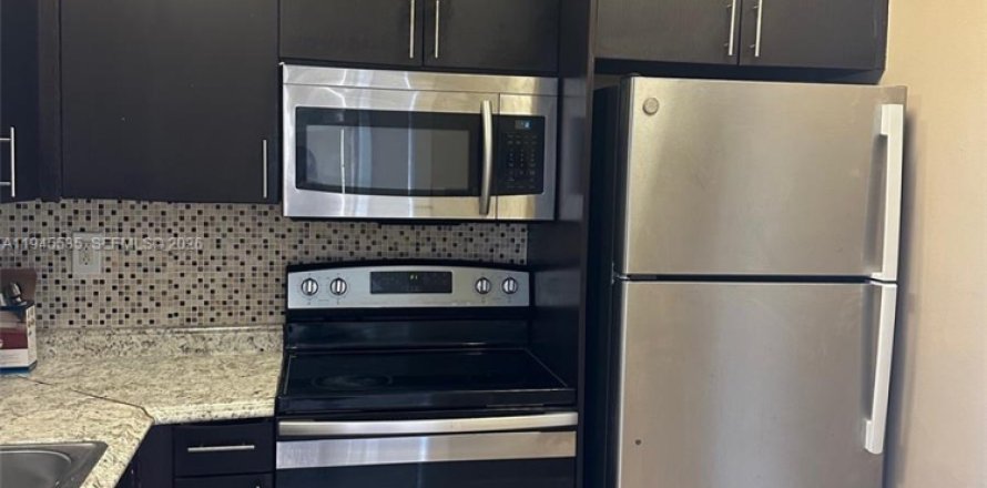 Condominio en Miami, Florida, 2 dormitorios  № 2002124