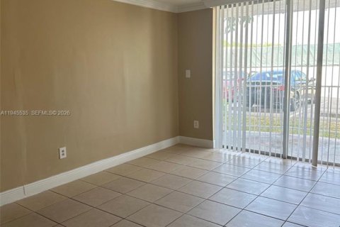 Condominio en venta en Miami, Florida, 2 dormitorios, 96.25 m2 № 2002124 - foto 3