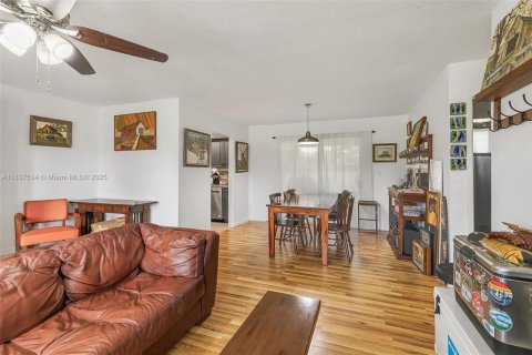 Villa ou maison à vendre à Palm Bay, Floride: 3 chambres № 1822166 - photo 6