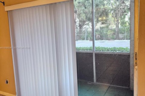 Снять в аренду кондоминиум в Лодерхилл, Флорида 1 спальня, 68.28м2, № 1995482 - фото 6