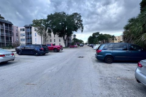 Снять в аренду кондоминиум в Лодерхилл, Флорида 1 спальня, 68.28м2, № 1995482 - фото 24