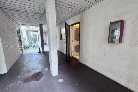 Снять в аренду кондоминиум в Лодерхилл, Флорида 1 спальня, 68.28м2, № 1995482 - фото 20