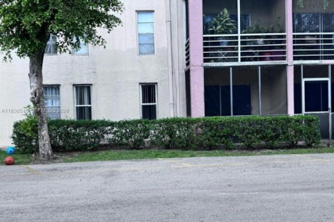 Снять в аренду кондоминиум в Лодерхилл, Флорида 1 спальня, 68.28м2, № 1995482 - фото 22