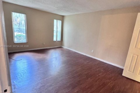 Снять в аренду кондоминиум в Лодерхилл, Флорида 1 спальня, 68.28м2, № 1995482 - фото 7