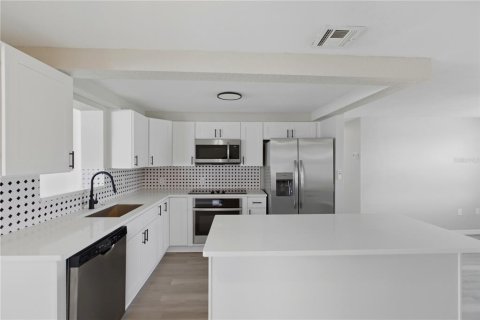 Villa ou maison à vendre à Port Charlotte, Floride: 3 chambres, 136.1 m2 № 2235285 - photo 4