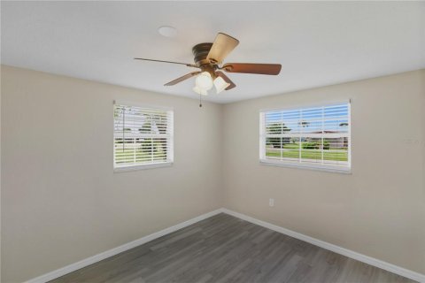 Villa ou maison à vendre à Port Charlotte, Floride: 3 chambres, 136.1 m2 № 2235285 - photo 19