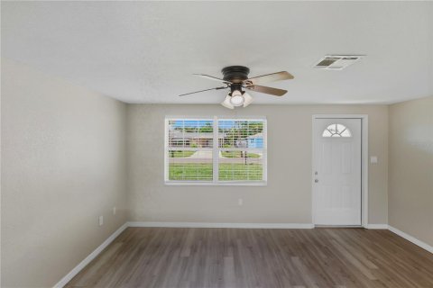 Villa ou maison à vendre à Port Charlotte, Floride: 3 chambres, 136.1 m2 № 2235285 - photo 11