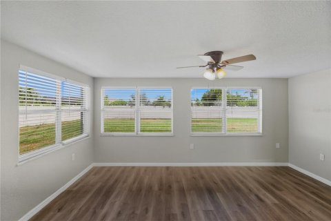 Villa ou maison à vendre à Port Charlotte, Floride: 3 chambres, 136.1 m2 № 2235285 - photo 7