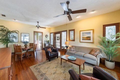 House in Palmetto, Florida 3 bedrooms, 224.45 sq.m. № 1584594 - photo 11