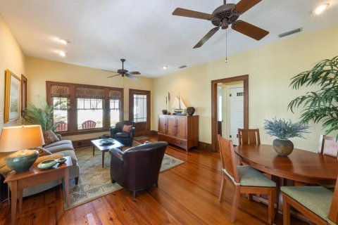 House in Palmetto, Florida 3 bedrooms, 224.45 sq.m. № 1584594 - photo 10