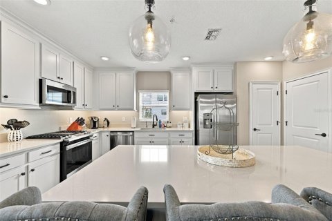 Touwnhouse à louer à Tampa, Floride: 3 chambres, 206.99 m2 № 2421848 - photo 10