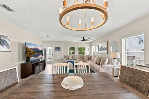 Touwnhouse à louer à Tampa, Floride: 3 chambres, 206.99 m2 № 2421848 - photo 5