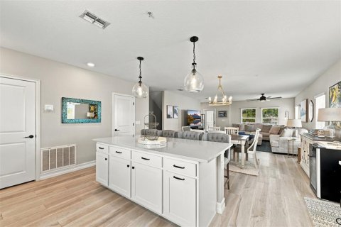 Touwnhouse à louer à Tampa, Floride: 3 chambres, 206.99 m2 № 2421848 - photo 12