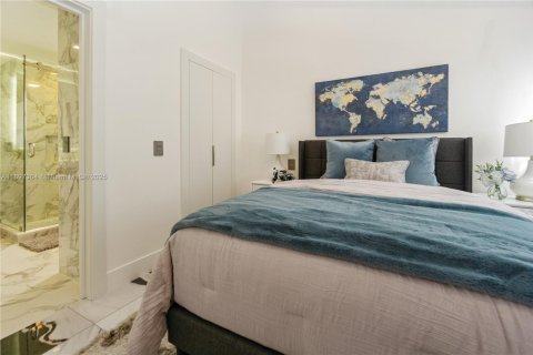 Casa en alquiler en Miami Beach, Florida, 3 dormitorios, 185.8 m2 № 1949618 - foto 13