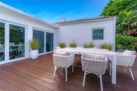 Casa en alquiler en Miami Beach, Florida, 3 dormitorios, 185.8 m2 № 1949618 - foto 16