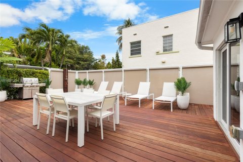 Villa ou maison à louer à Miami Beach, Floride: 3 chambres, 185.8 m2 № 1949618 - photo 24