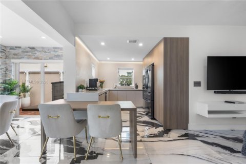 Villa ou maison à louer à Miami Beach, Floride: 3 chambres, 185.8 m2 № 1949618 - photo 30